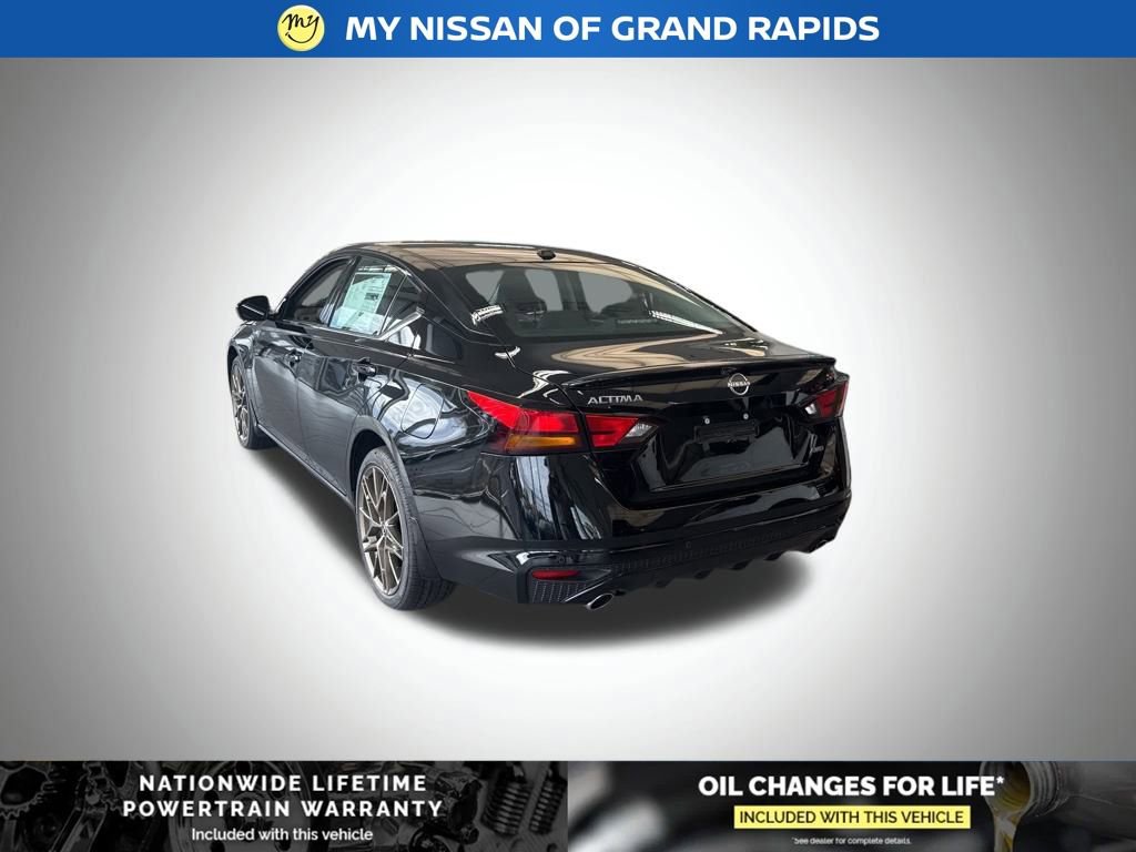 New 2025 Nissan Altima 2.5 SR image 4