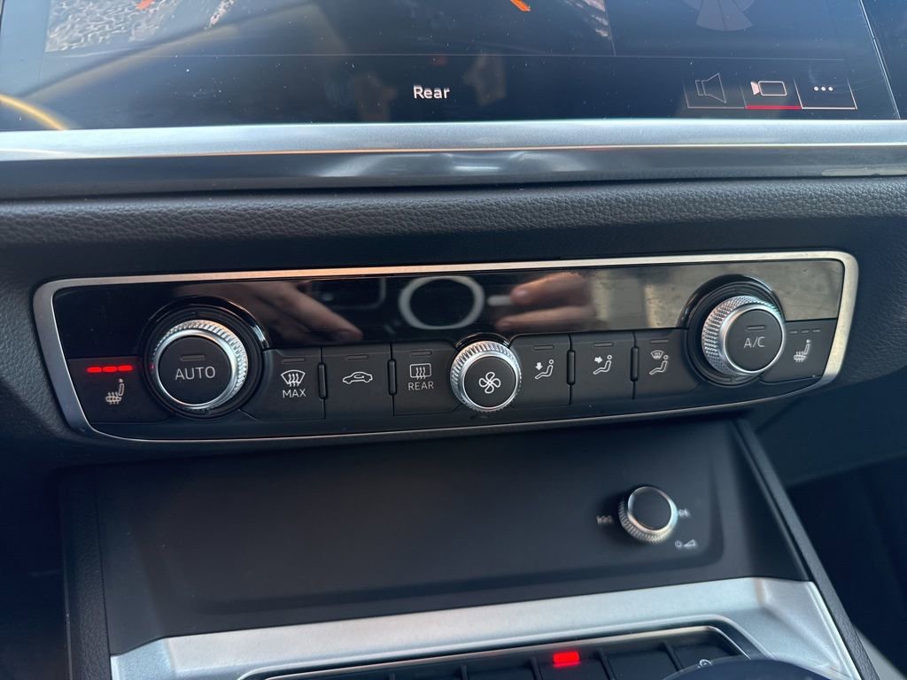 Used 2025 Audi Q3 2.0T Premium image 32