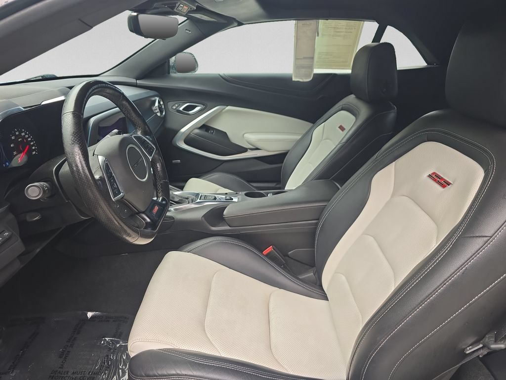 Used 2020 Chevrolet Camaro SS RWD image 18