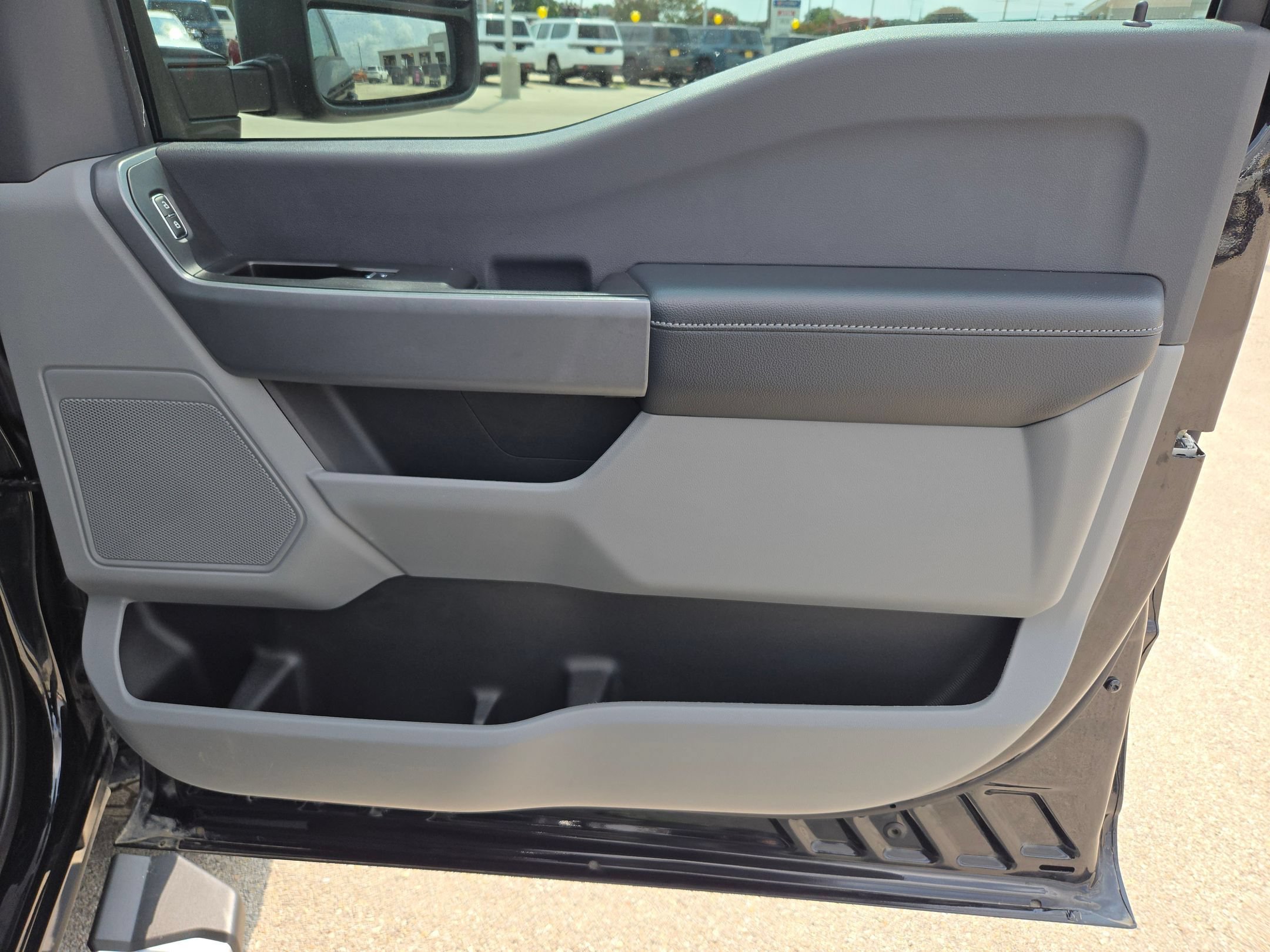 Used 2024 Ford F350 XLT AWD/4WD image 29