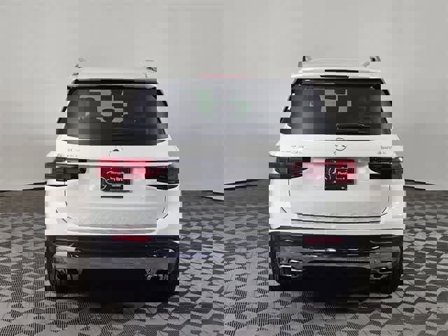 Certified 2025 Mercedes-Benz GLB 250 4MATIC image 39