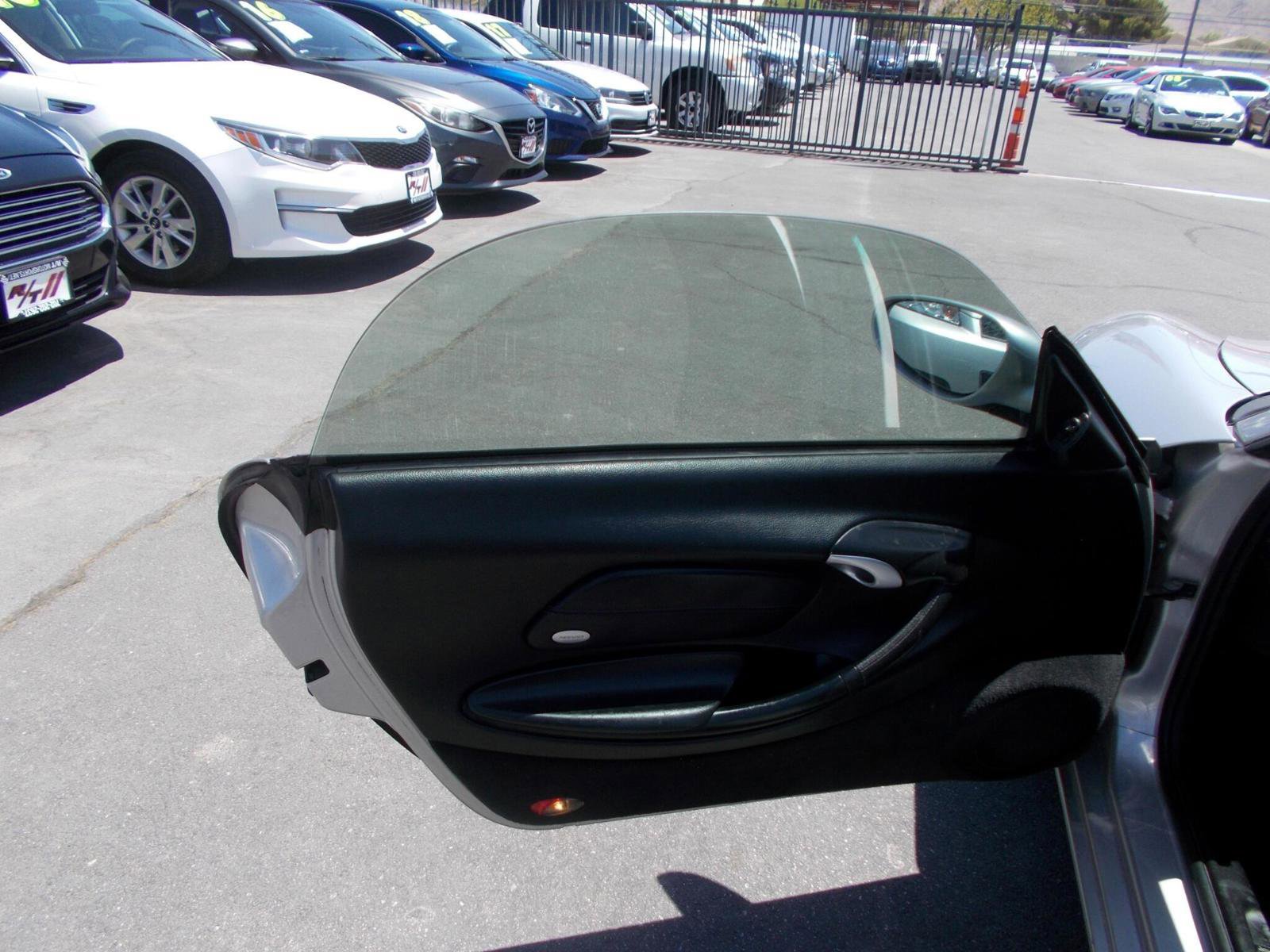 Used 2004 Porsche Boxster image 16