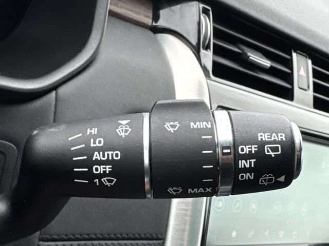 Used 2019 Land Rover Discovery HSE AWD/4WD image 13