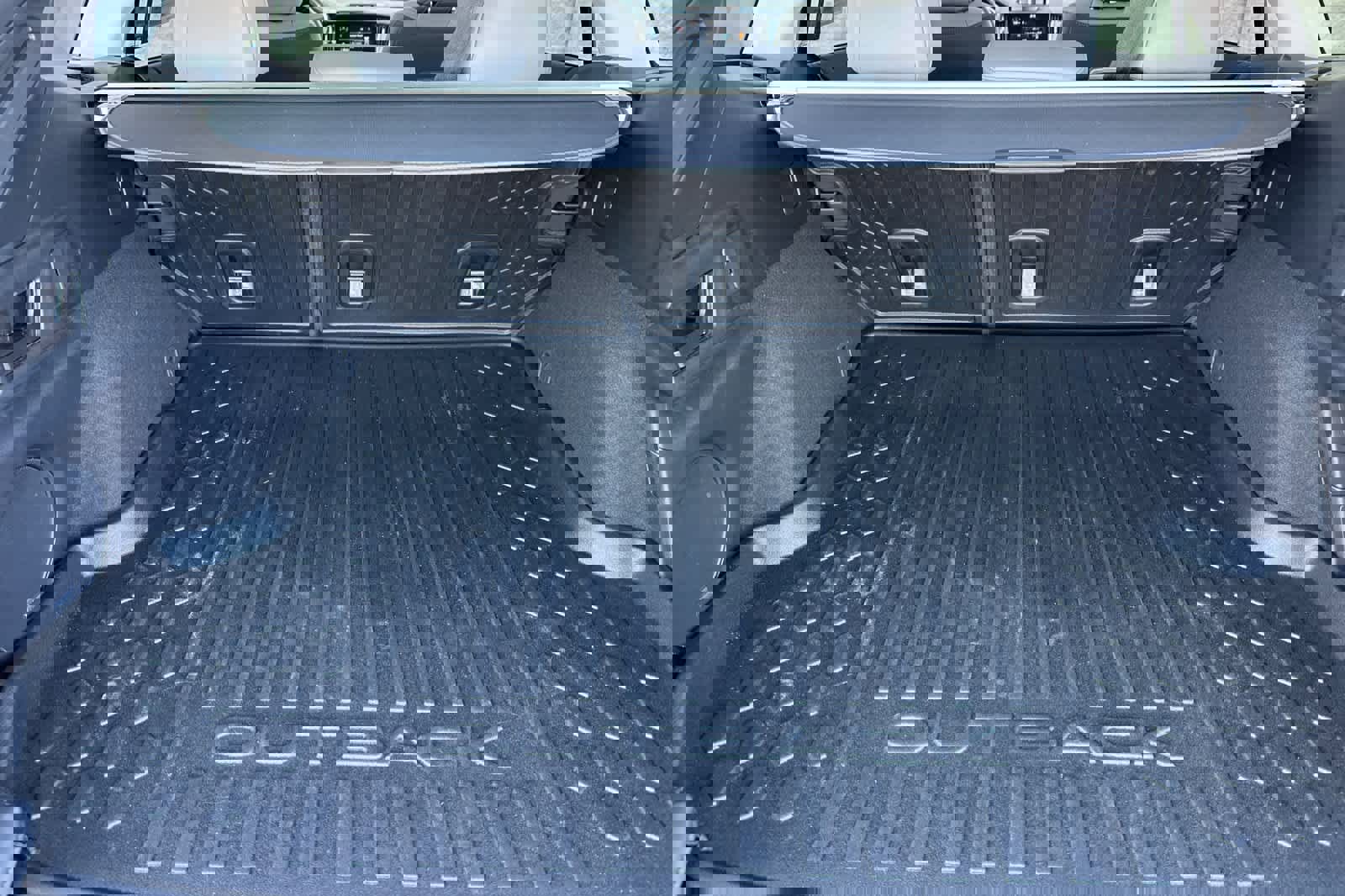 Certified 2025 Subaru Outback Limited w/ Popular Package #2 image 14