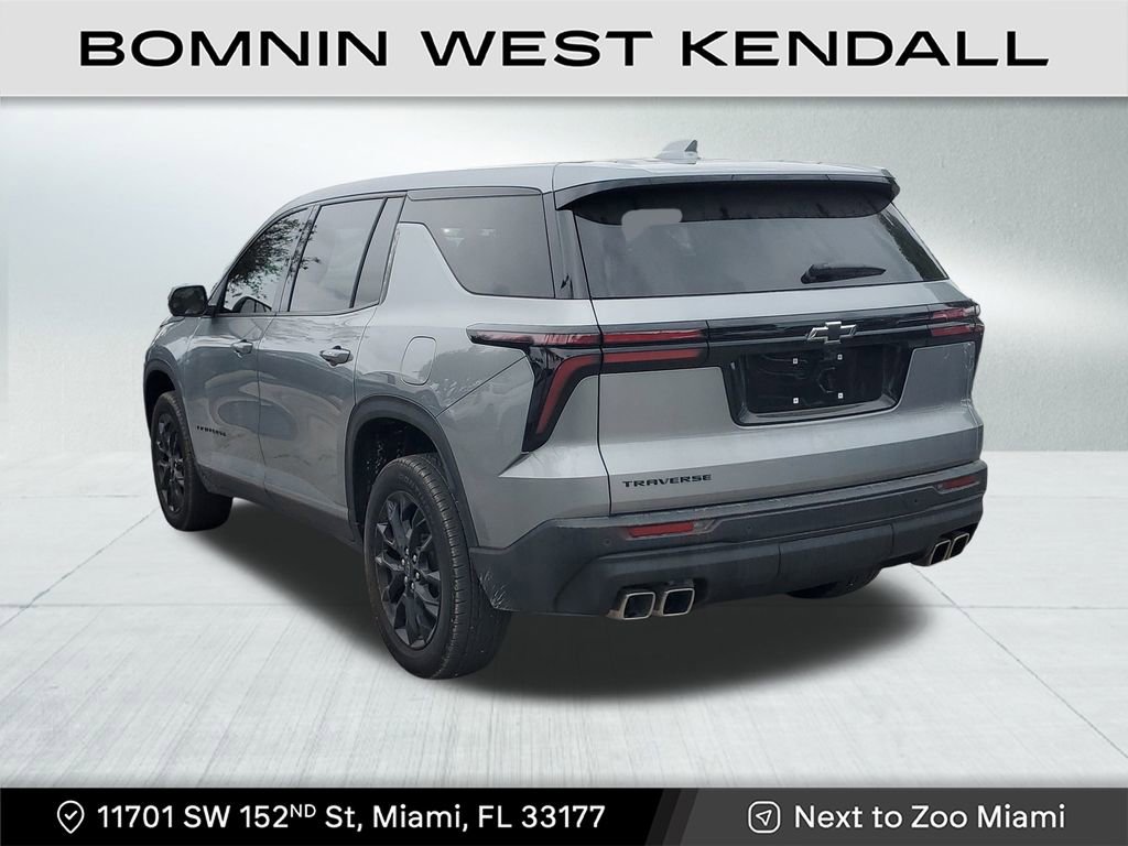 Used 2024 Chevrolet Traverse LS w/ Midnight/Sport Edition image 5