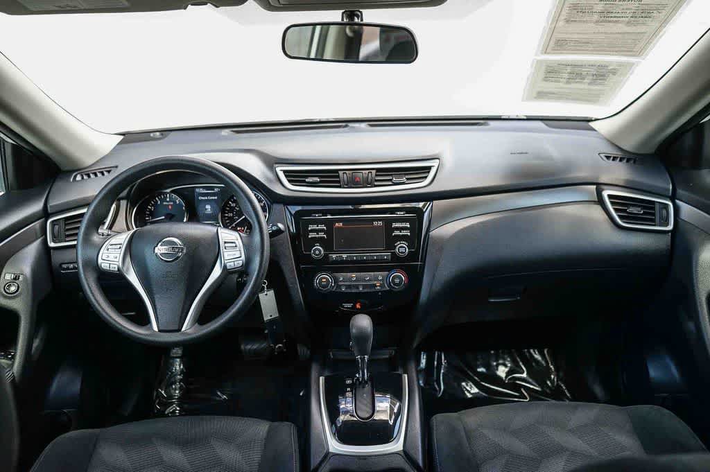 Used 2016 Nissan Rogue S FWD image 12