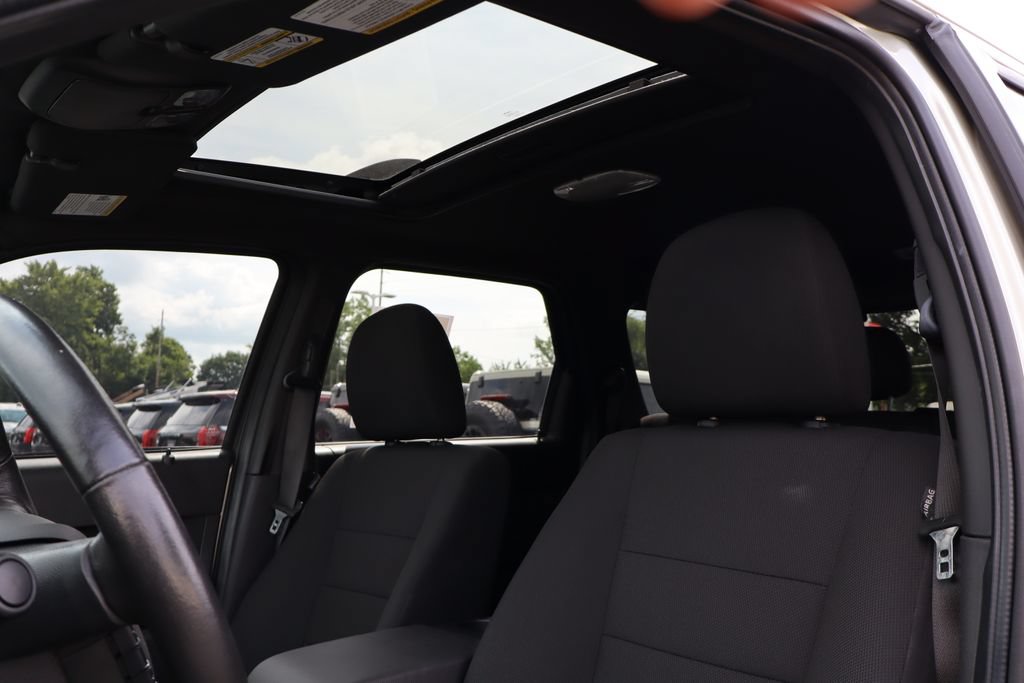 Used 2010 Ford Escape XLT FWD image 4