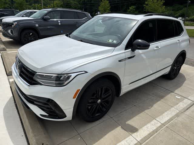 Certified 2022 Volkswagen Tiguan SE R-Line