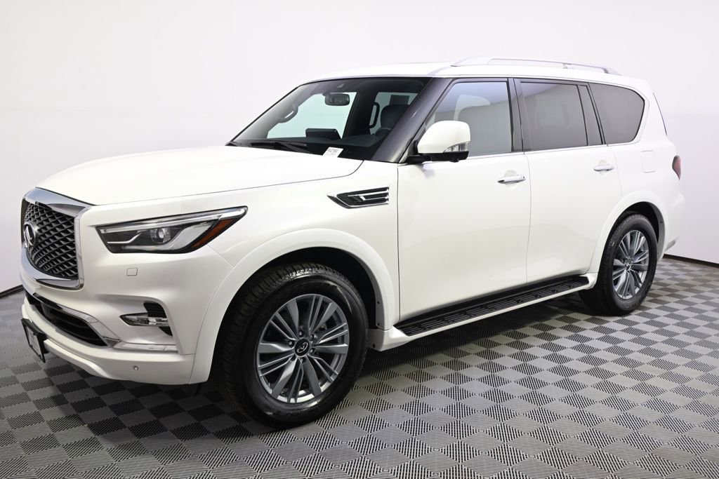 Used 2024 INFINITI QX80 Luxe AWD/4WD image 2