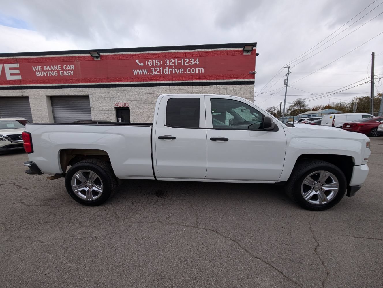 Used 2017 Chevrolet Silverado 1500 Custom w/ Custom Convenience Package RWD image 5