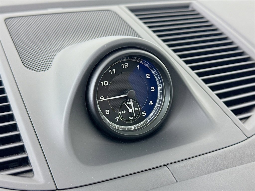 Used 2025 Porsche Macan image 17