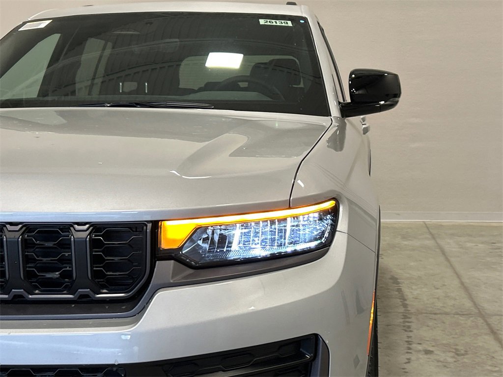 New 2026 Jeep Grand Cherokee Laredo image 10