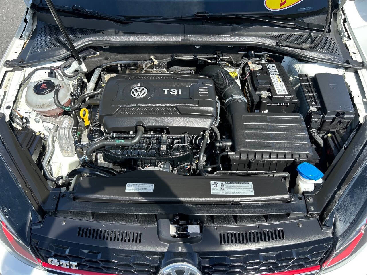 Used 2019 Volkswagen GTI SE image 16
