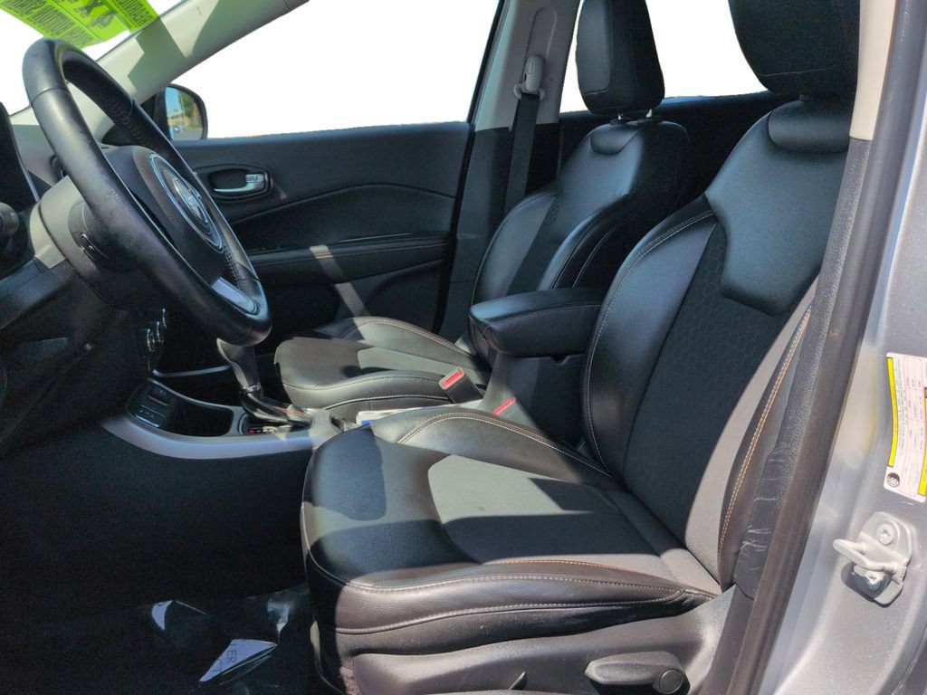 Used 2018 Jeep Compass Latitude FWD image 21