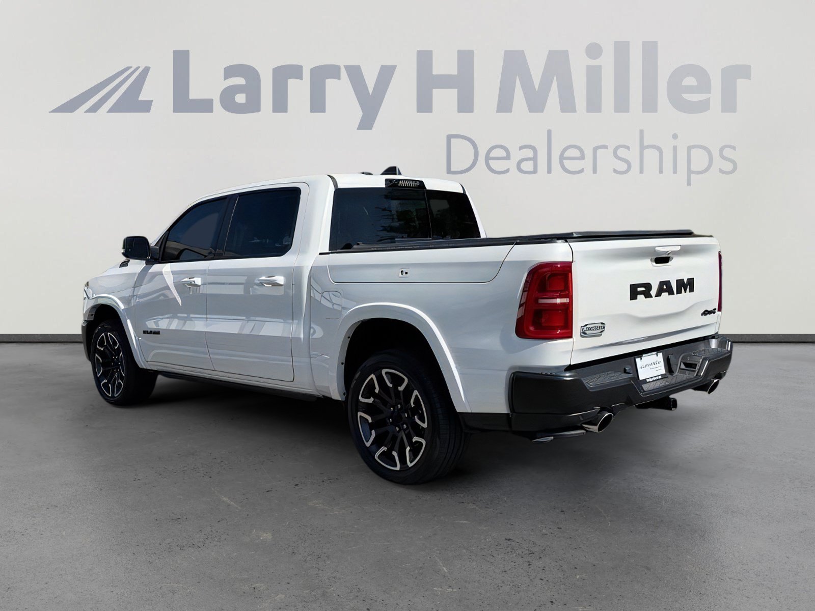 Certified 2025 RAM 1500 Limited AWD/4WD image 3