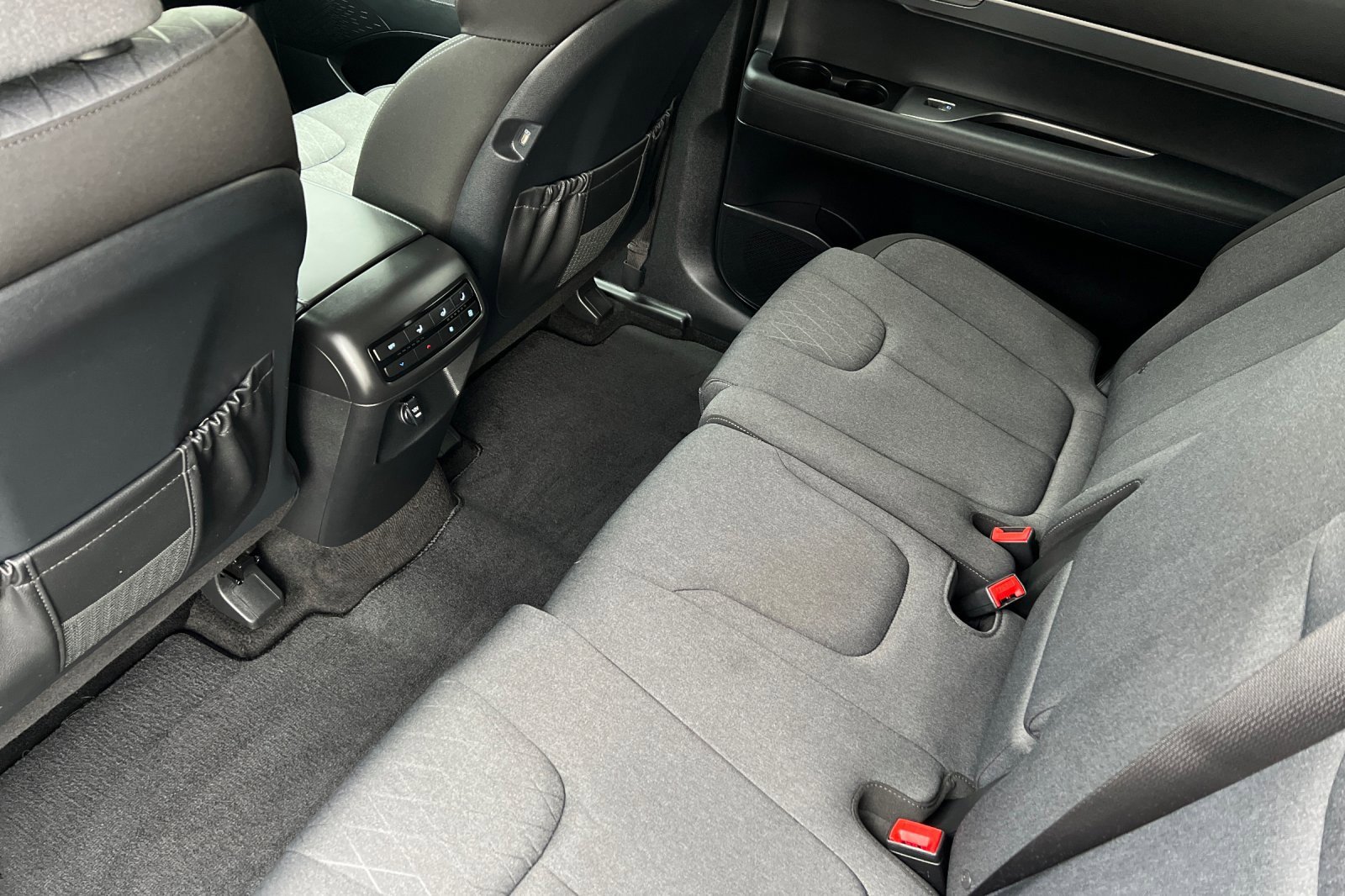 Used 2022 Hyundai Palisade SE w/ Cargo Package image 16