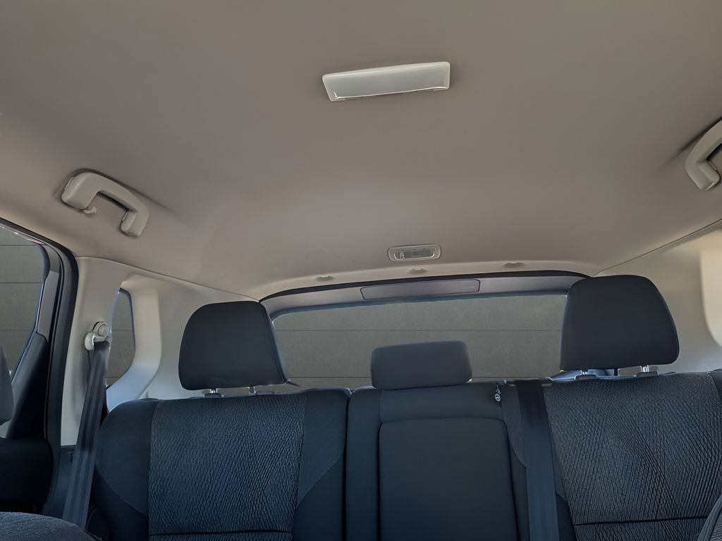 Used 2025 Nissan Rogue SV AWD/4WD image 12