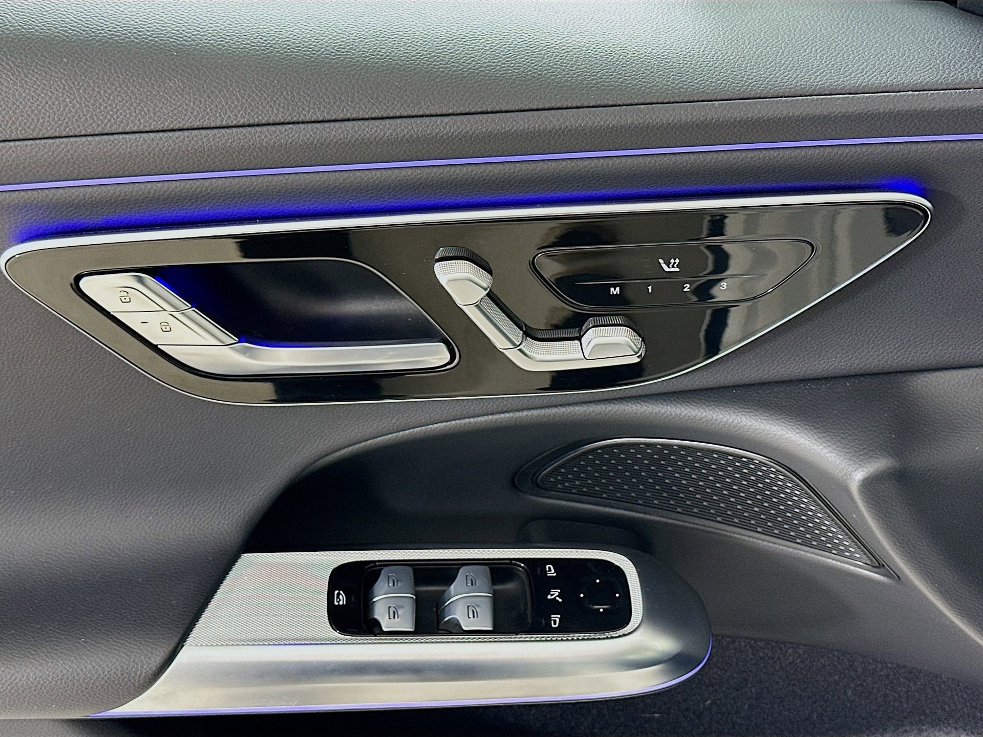 Used 2025 Mercedes-Benz E 350 Sedan image 19