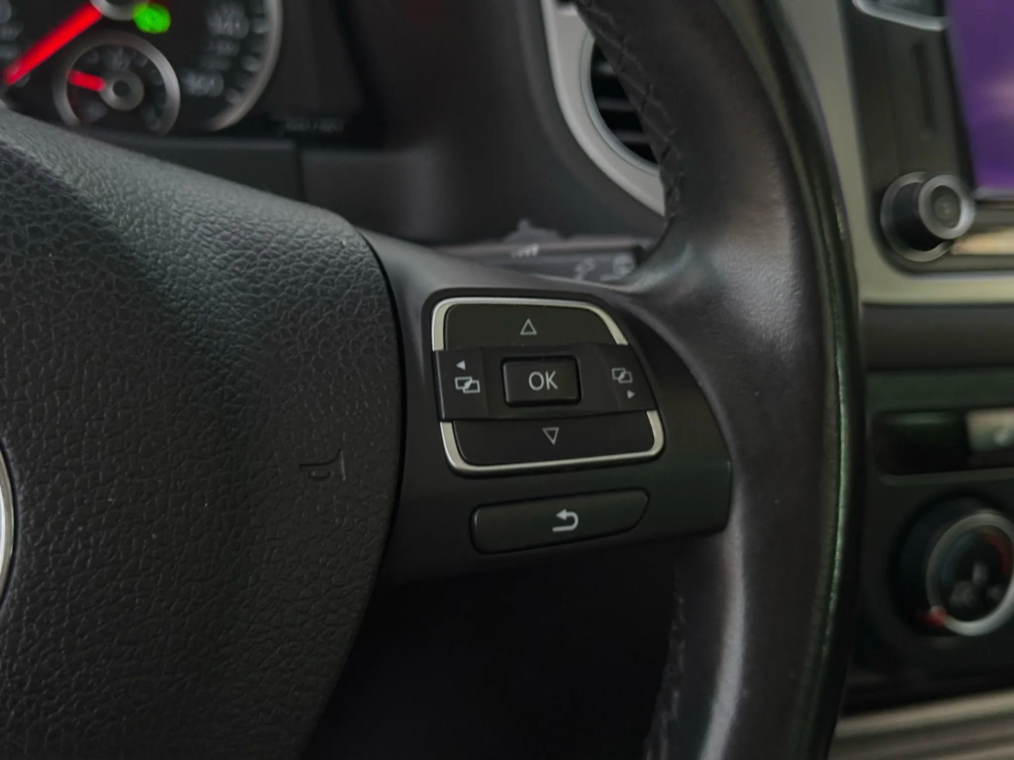 Used 2017 Volkswagen Tiguan Wolfsburg Edition image 37