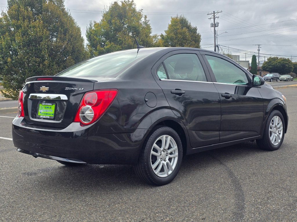 Used 2014 Chevrolet Sonic LT w/ Wheels and Fog Lamp Package FWD image 5