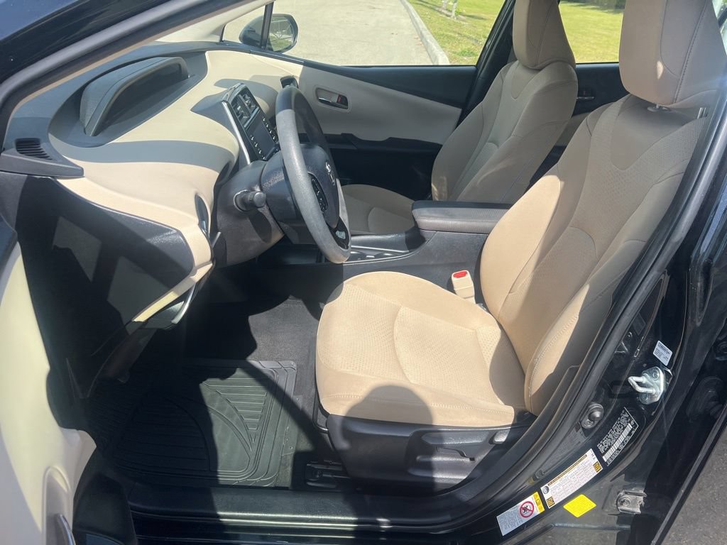 Used 2021 Toyota Prius LE FWD image 15