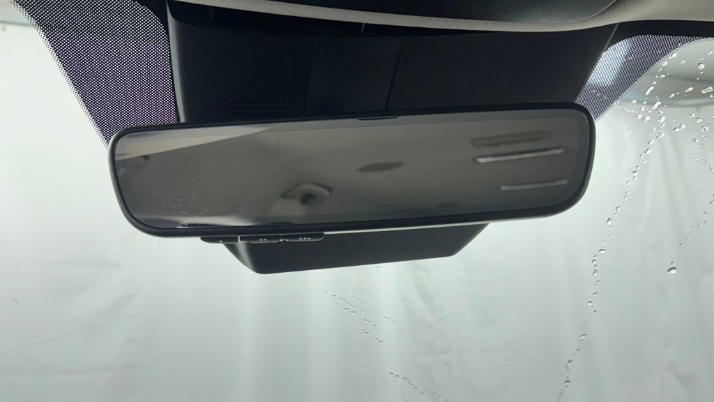 Used 2024 Kia Carnival LX FWD image 31