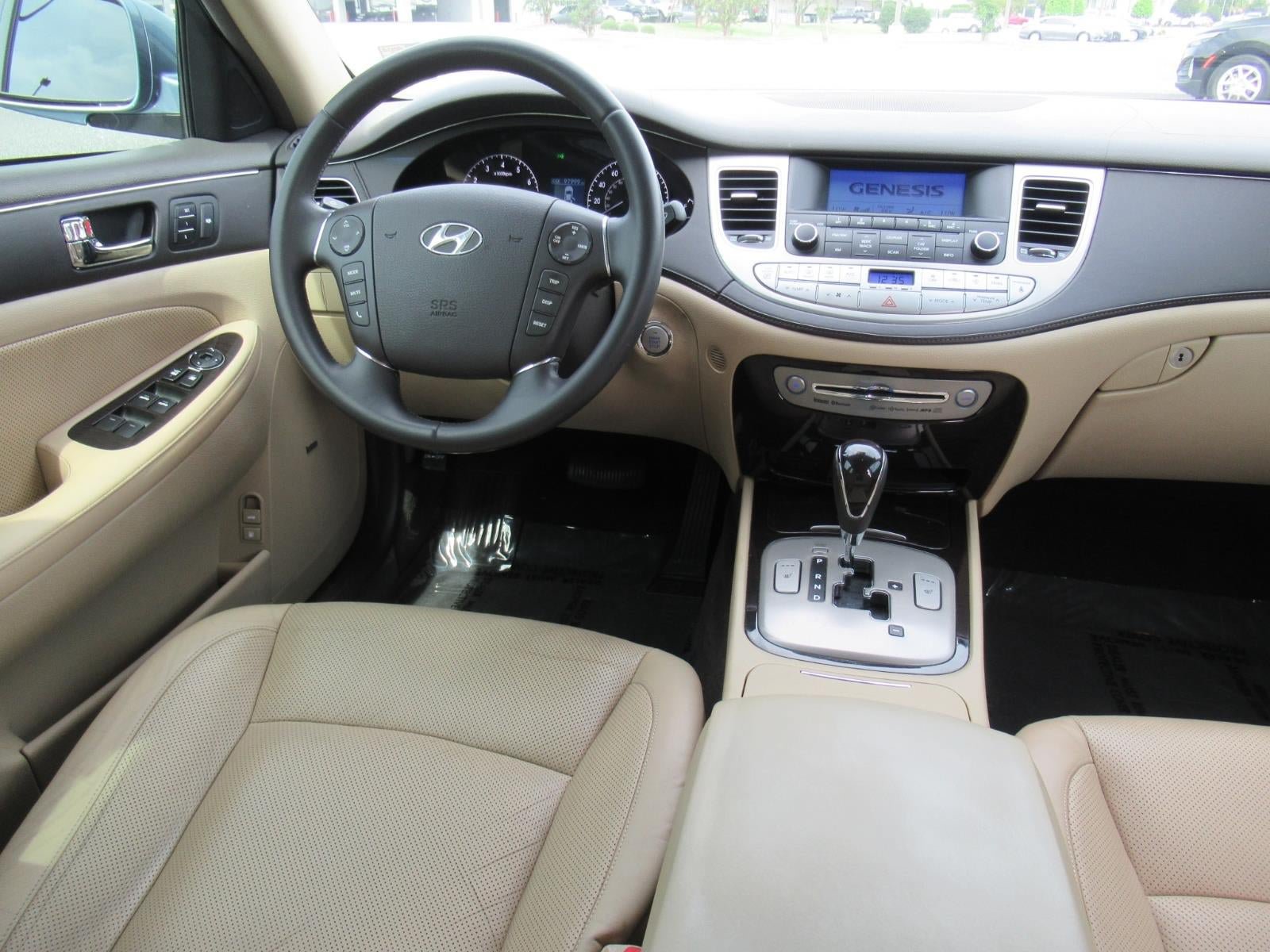 Used 2010 Hyundai Genesis 3.8 w/ Premium Pkg 2 RWD image 13