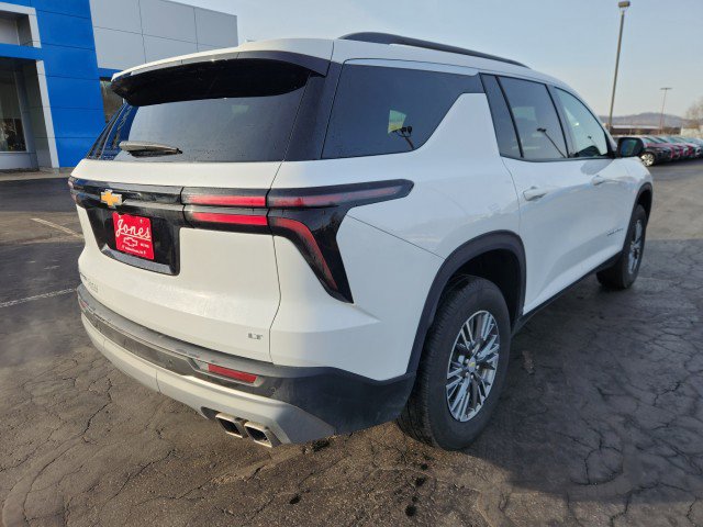 Used 2024 Chevrolet Traverse LT image 5