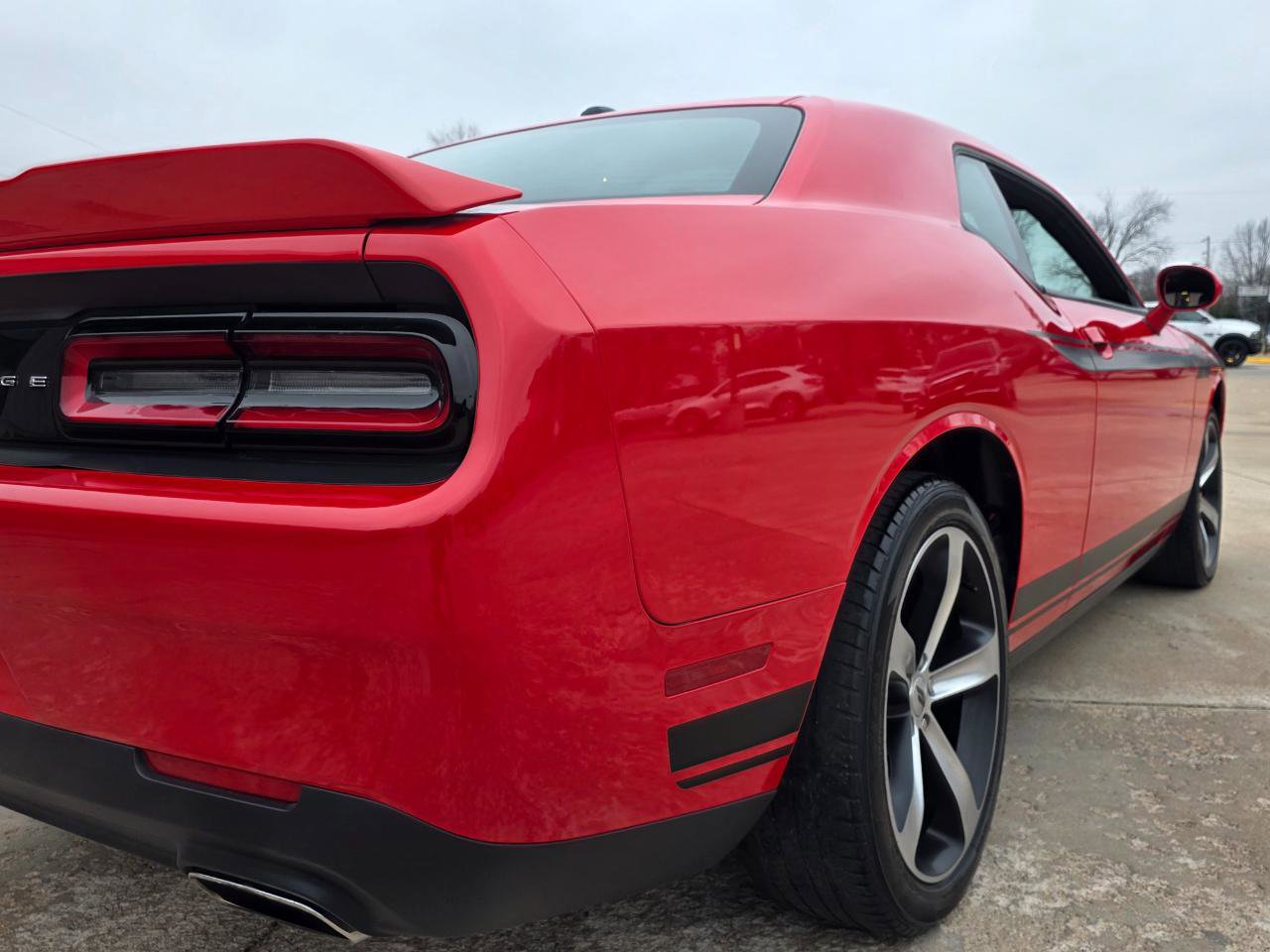 Used 2019 Dodge Challenger SXT image 16