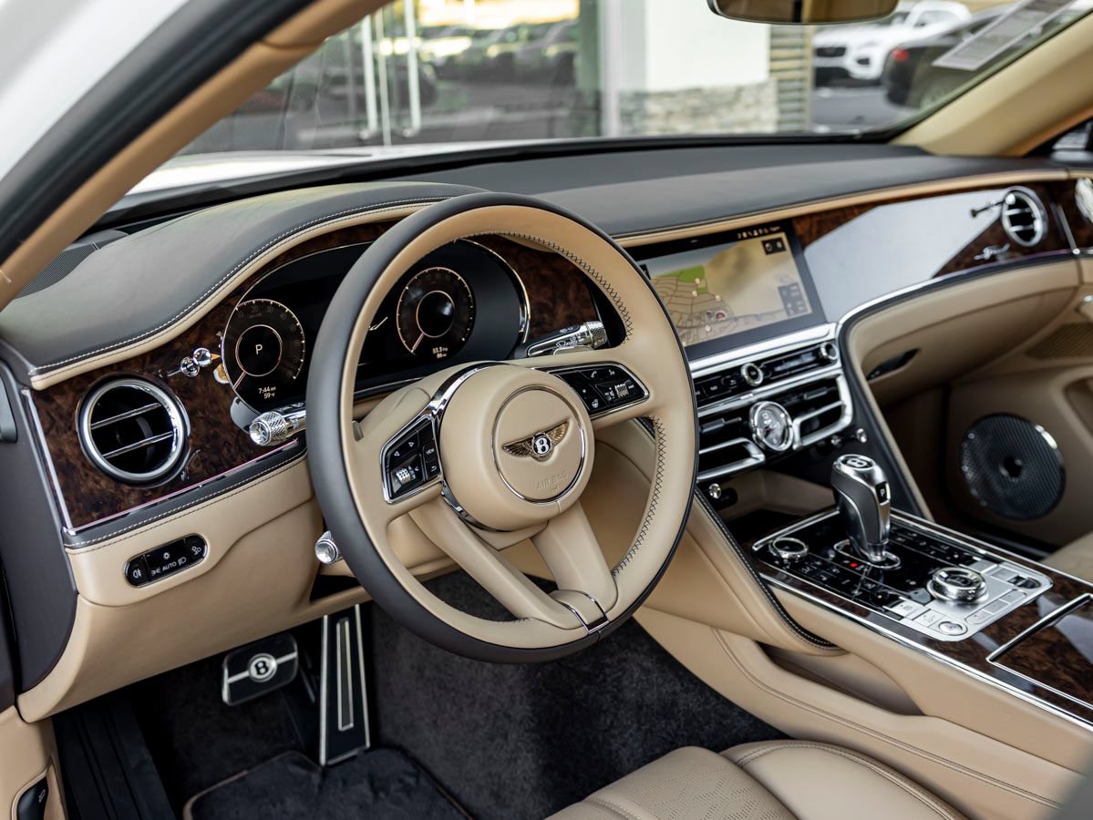 Used 2025 Bentley Flying Spur Plug-In Hybrid AWD/4WD image 19