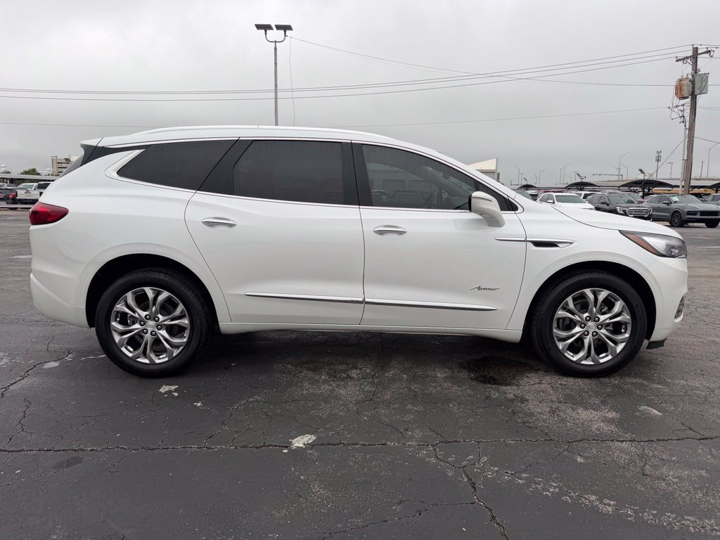 Used 2021 Buick Enclave Avenir w/ Avenir Technology Package FWD image 4
