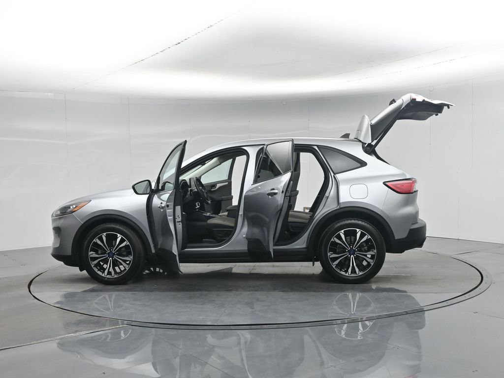 Certified 2022 Ford Escape SE w/ SE Sport Appearance Package image 38