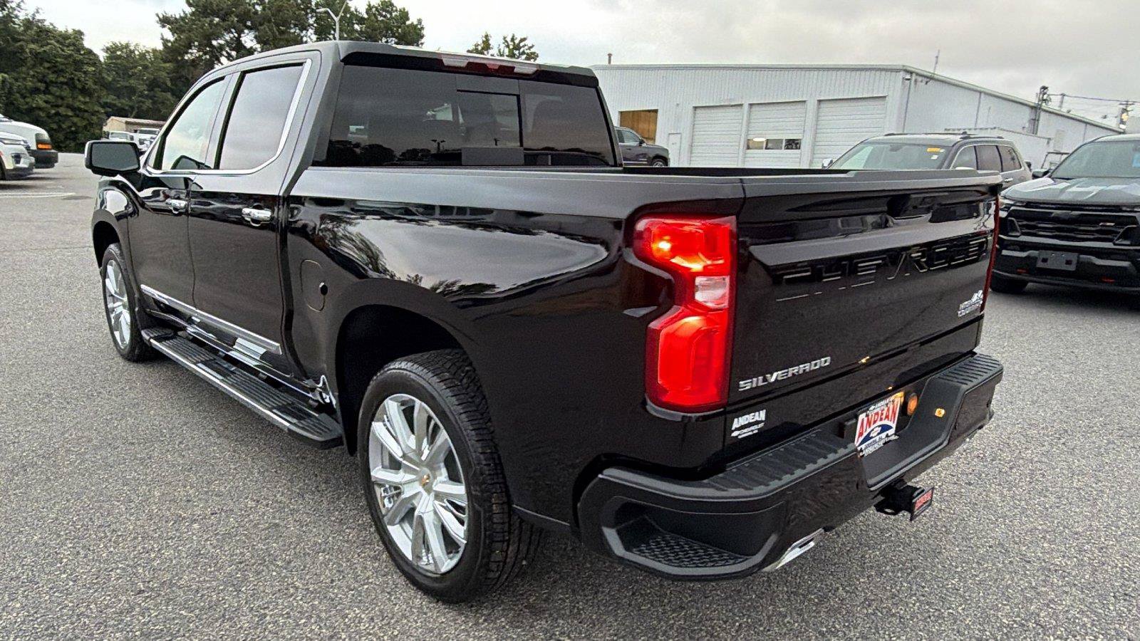 New 2026 Chevrolet Silverado 1500 High Country w/ High Country Premium Package AWD/4WD image 11