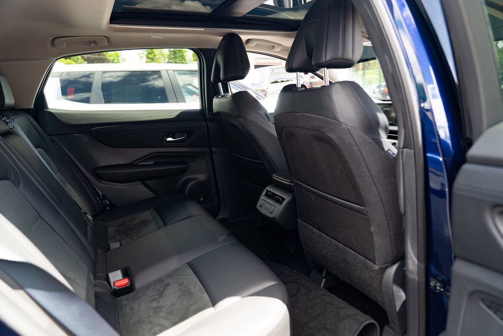 Used 2025 Nissan Ariya AWD image 24