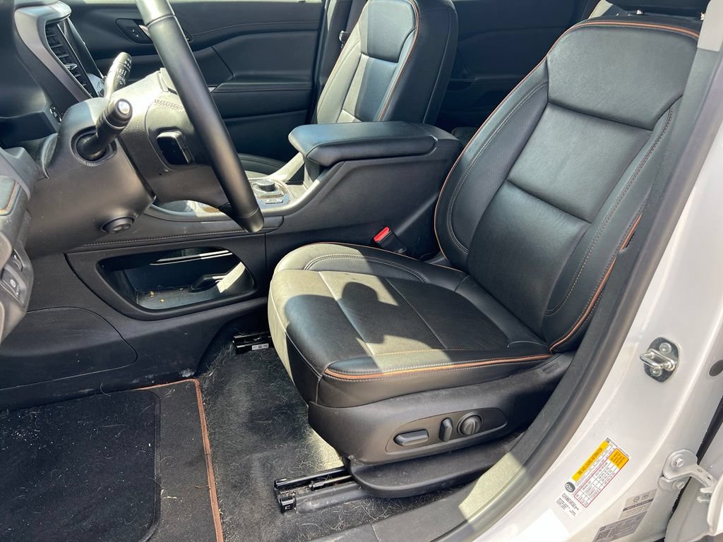 Used 2023 GMC Acadia AT4 w/ Preferred Package AWD/4WD image 19