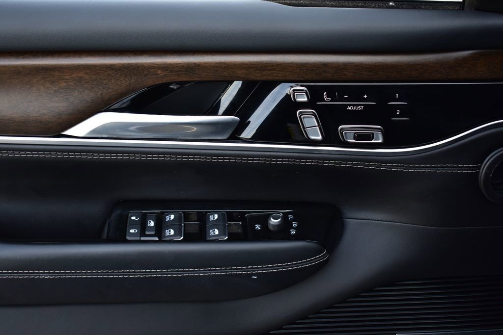 Used 2022 Jeep Grand Wagoneer Series II w/ Premium Group II image 17