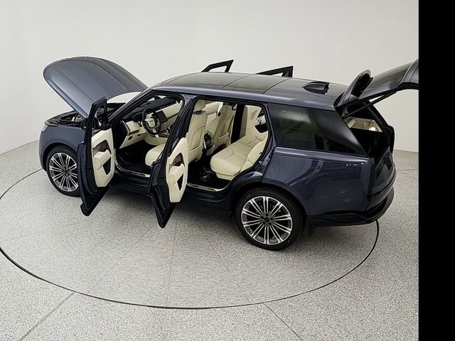 New 2026 Land Rover Range Rover Long Wheelbase SE AWD/4WD image 40