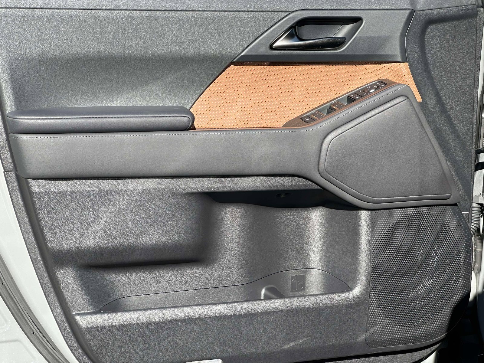 Used 2025 Lexus GX 550 image 19