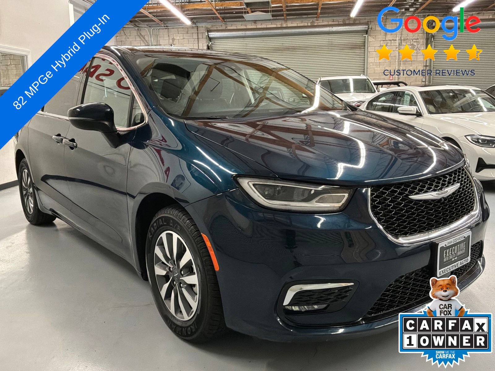Used 2023 Chrysler Pacifica Touring-L FWD image 3