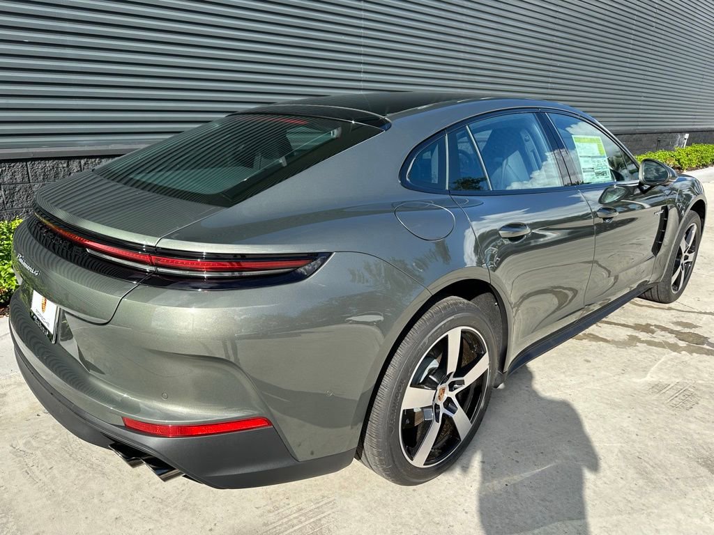 Used 2025 Porsche Panamera 4 image 10