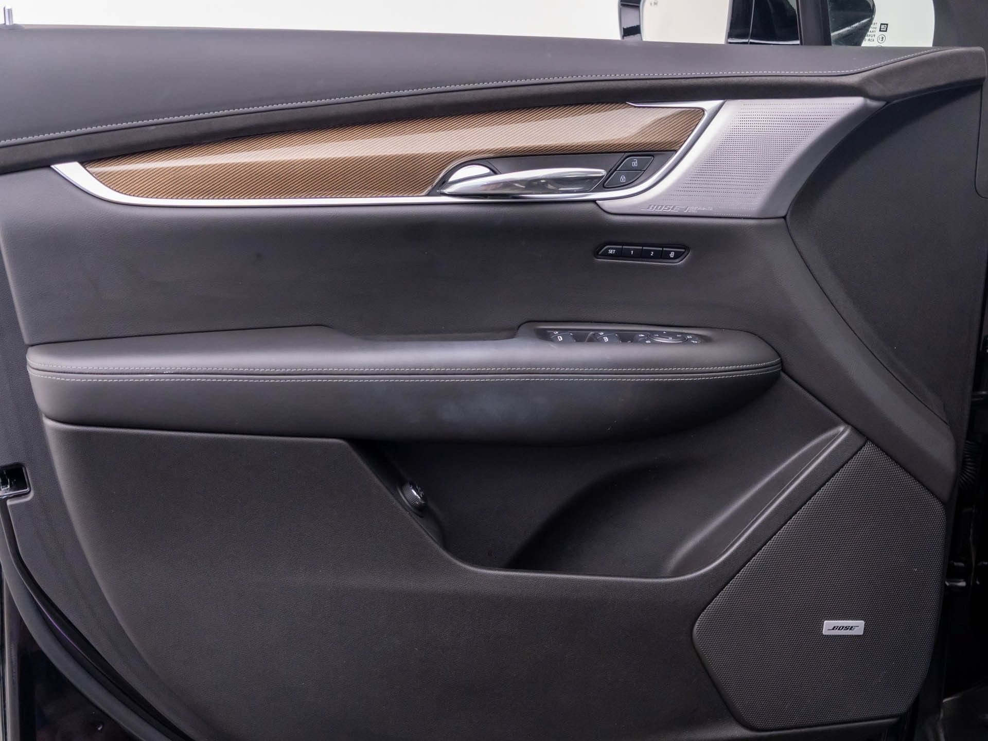 Certified 2025 Cadillac XT6 Premium Luxury w/ Platinum Package AWD/4WD image 15