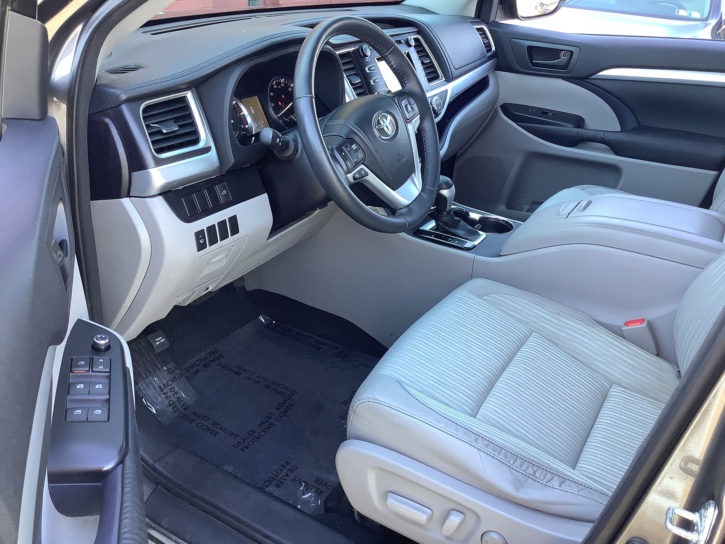 Used 2015 Toyota Highlander Plus AWD/4WD image 11