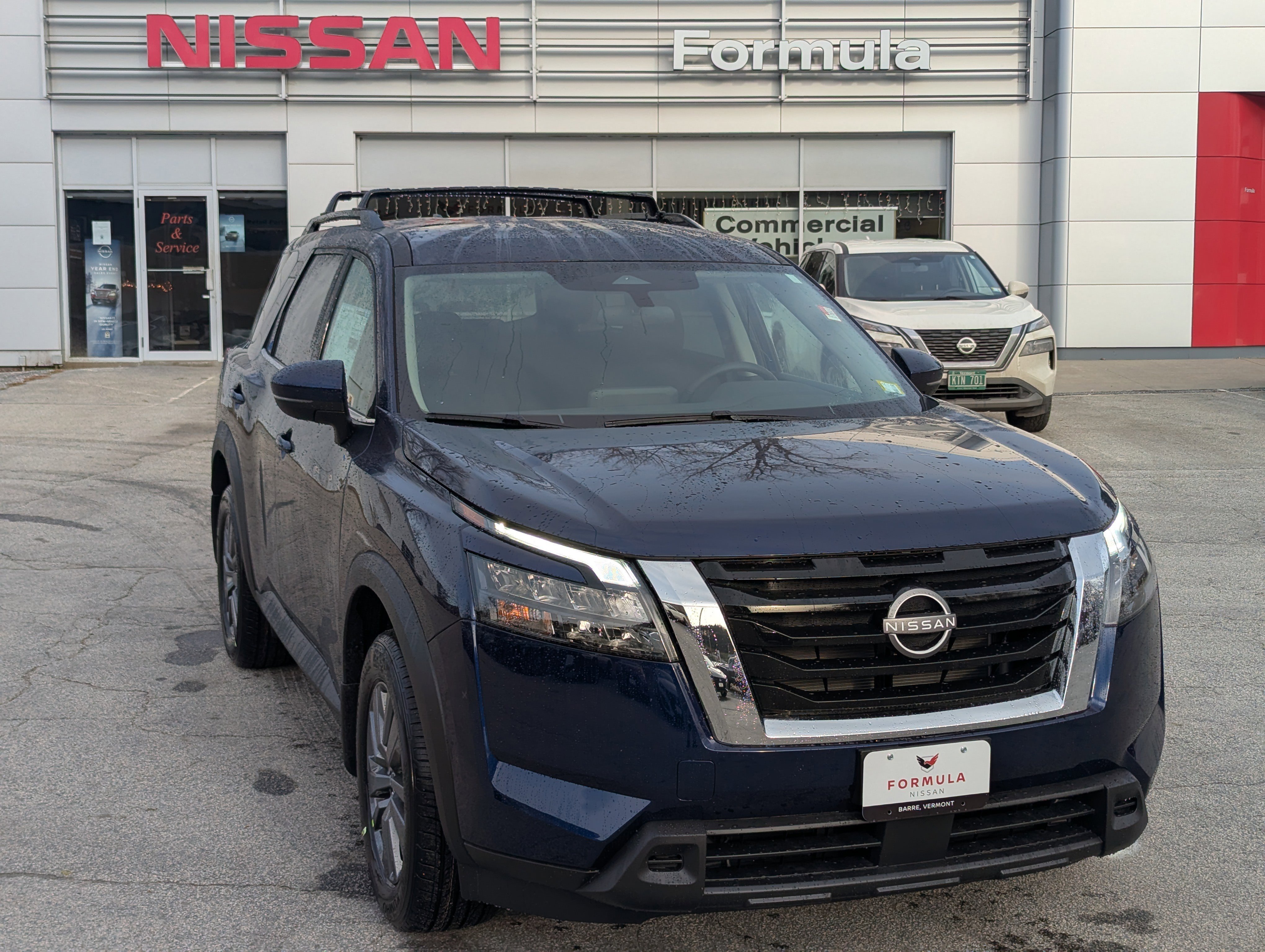 New 2025 Nissan Pathfinder SV