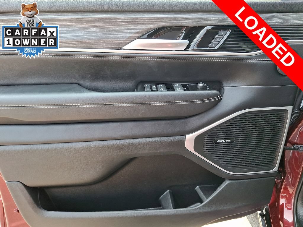 Used 2024 Jeep Wagoneer L Series II w/ Flexible Seating Group AWD/4WD image 13