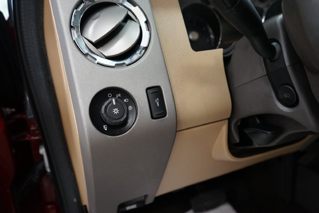 Used 2013 Ford F250 Lariat w/ Lariat Ultimate Pkg AWD/4WD image 32
