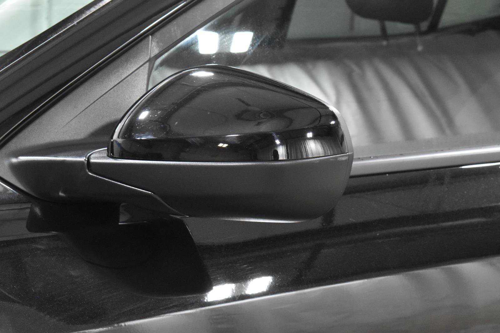 Used 2025 Chevrolet Trax RS image 32