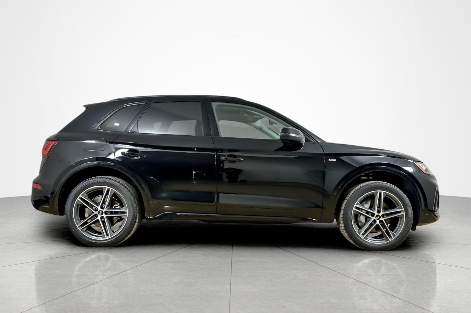 Used 2023 Audi Q5 e Premium Plus w/ Premium Plus Package AWD/4WD image 6