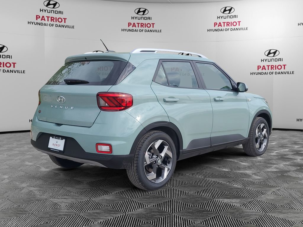 New 2026 Hyundai Venue SEL FWD image 3