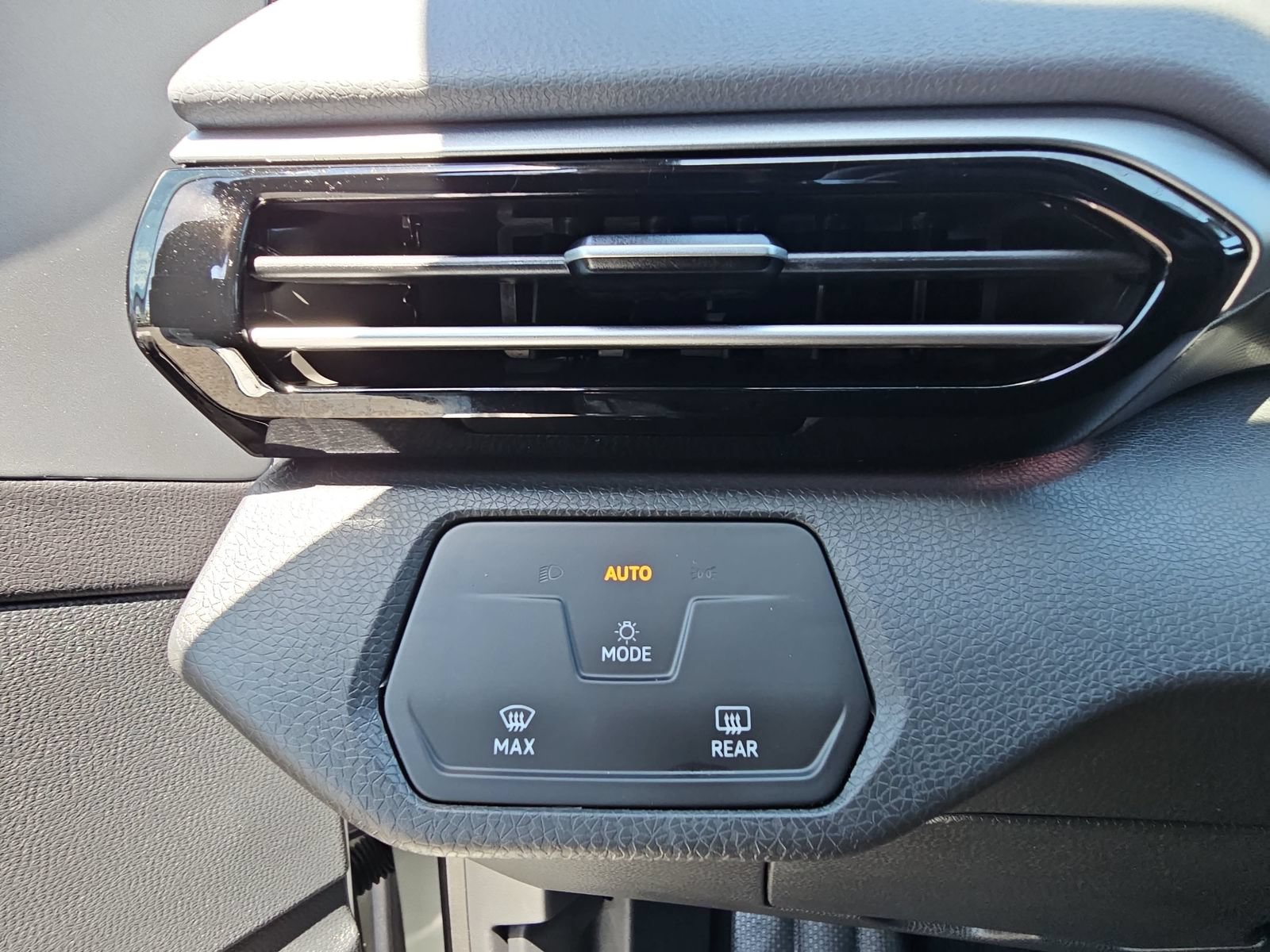 Certified 2023 Volkswagen ID.4 Pro RWD image 25