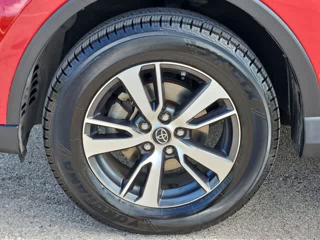 Used 2017 Toyota RAV4 XLE FWD image 13